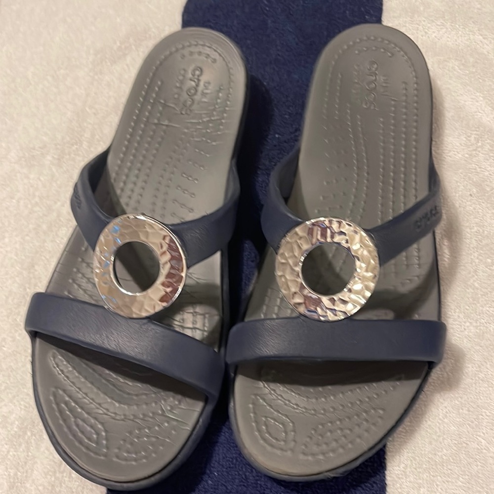 Womens navy Croc sandals size 6